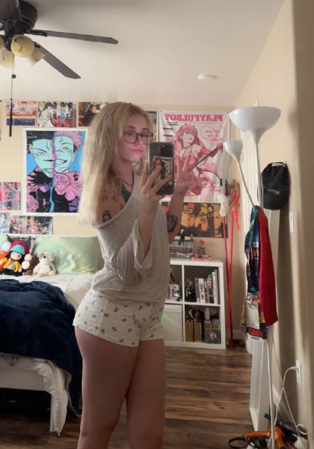 Hi 👋 guys , Megan is available tonight to fuck and creampie💦🍑🍆 - Image 2